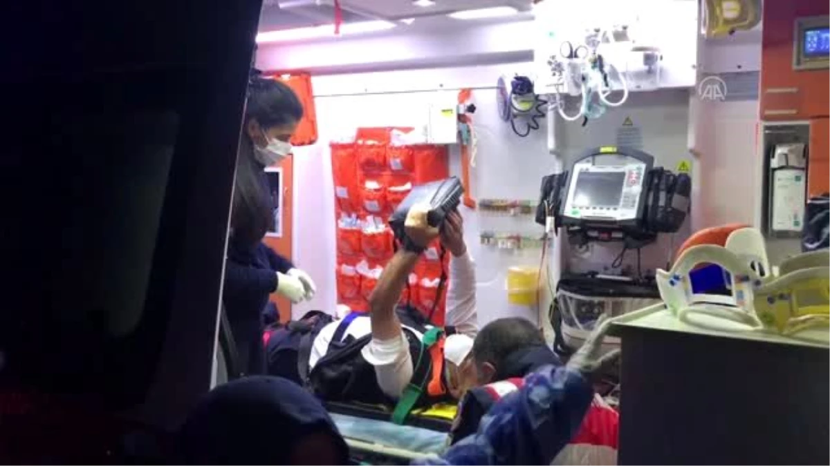 Eskişehir\'de yolcu otobüsü devrildi: 3 yaralı