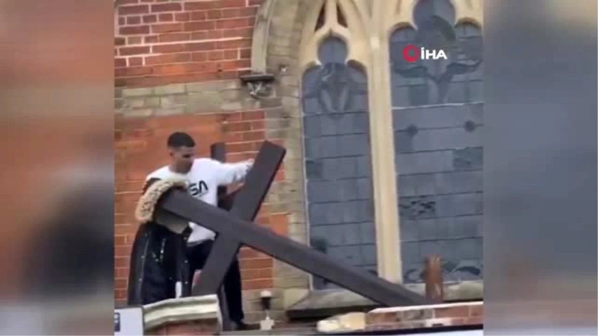 Londra\'da kiliseye saldırı
