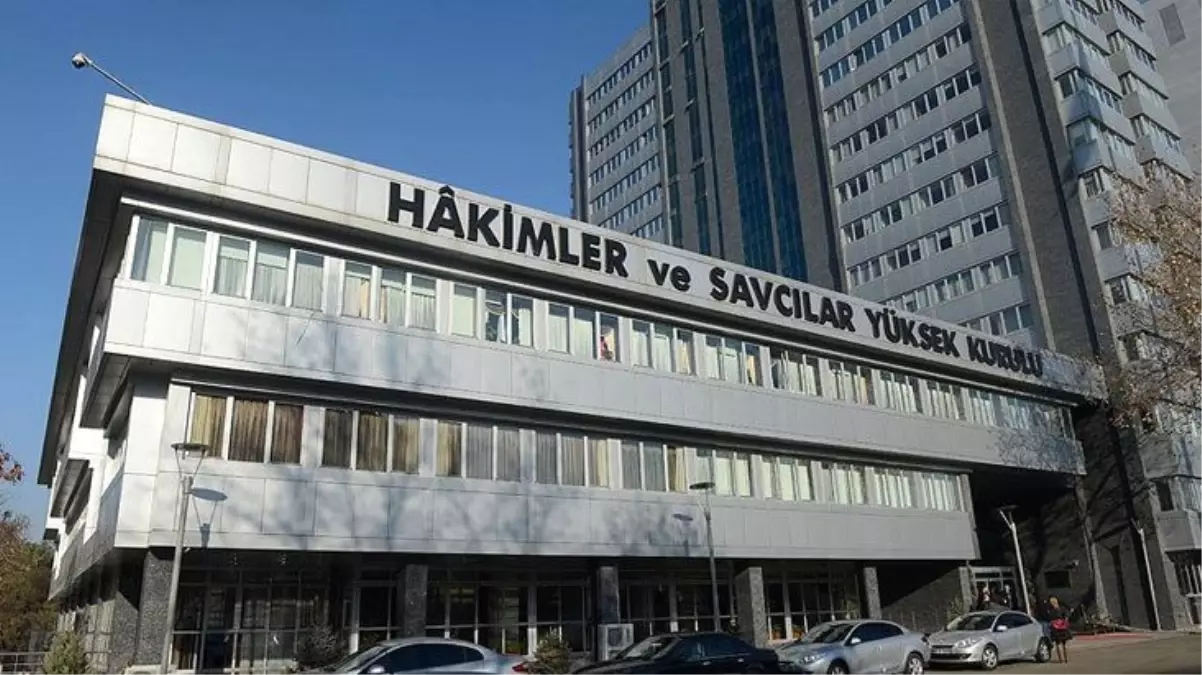 Son Dakika: HSK, FETÖ ile bağlantısı olan 11 hakim ve savcıyı meslekten ihraç etti