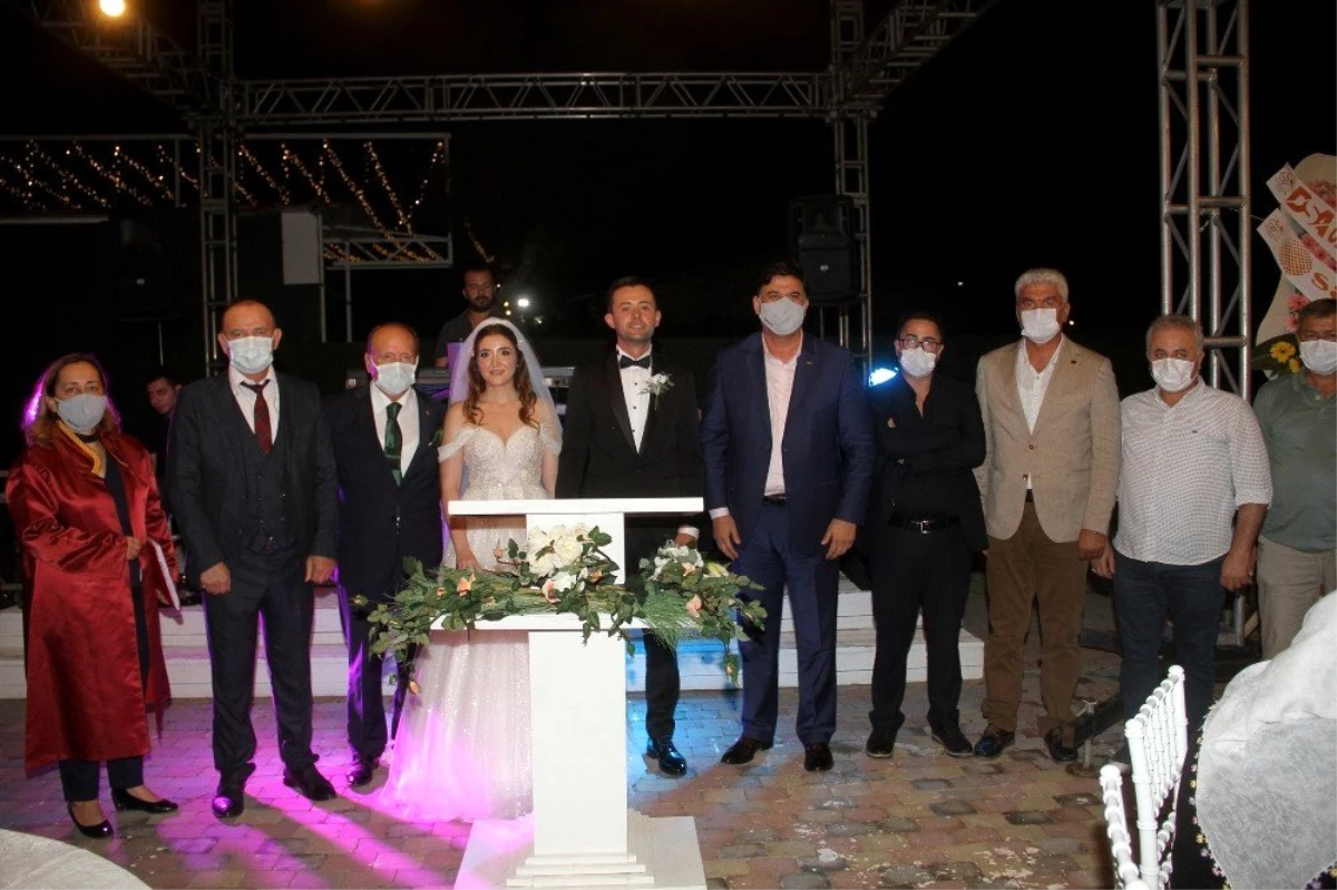 Yörükler Uzunoğlu\'nun Kızının Düğünde Bir Araya Geldi