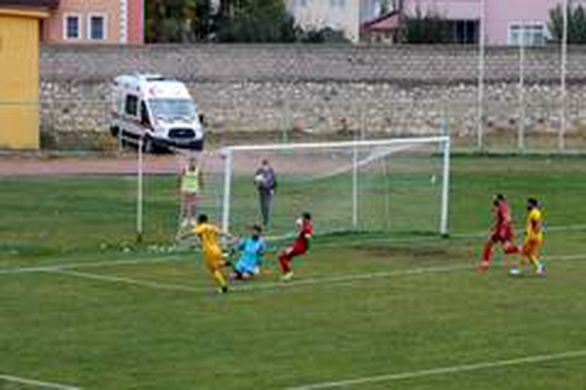 Son dakika haberleri: Bayburt Özel İdarespor, ligdeki ikinci galibiyetini alarak puanını 6\'ya yükseltti