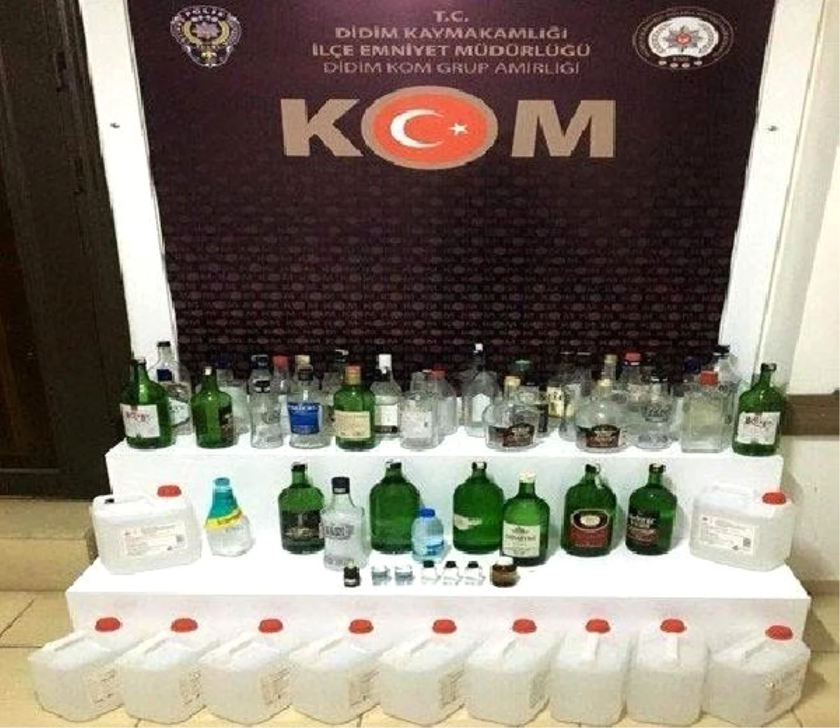 Evde 13 litre sahte içki ile yakalandı