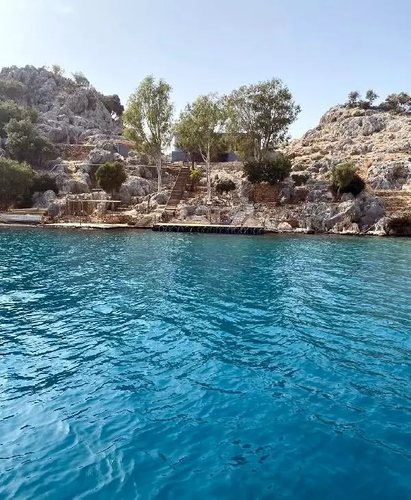 İngiliz şirketin doğa harikası yarımadadaki villa inşaatına tepki