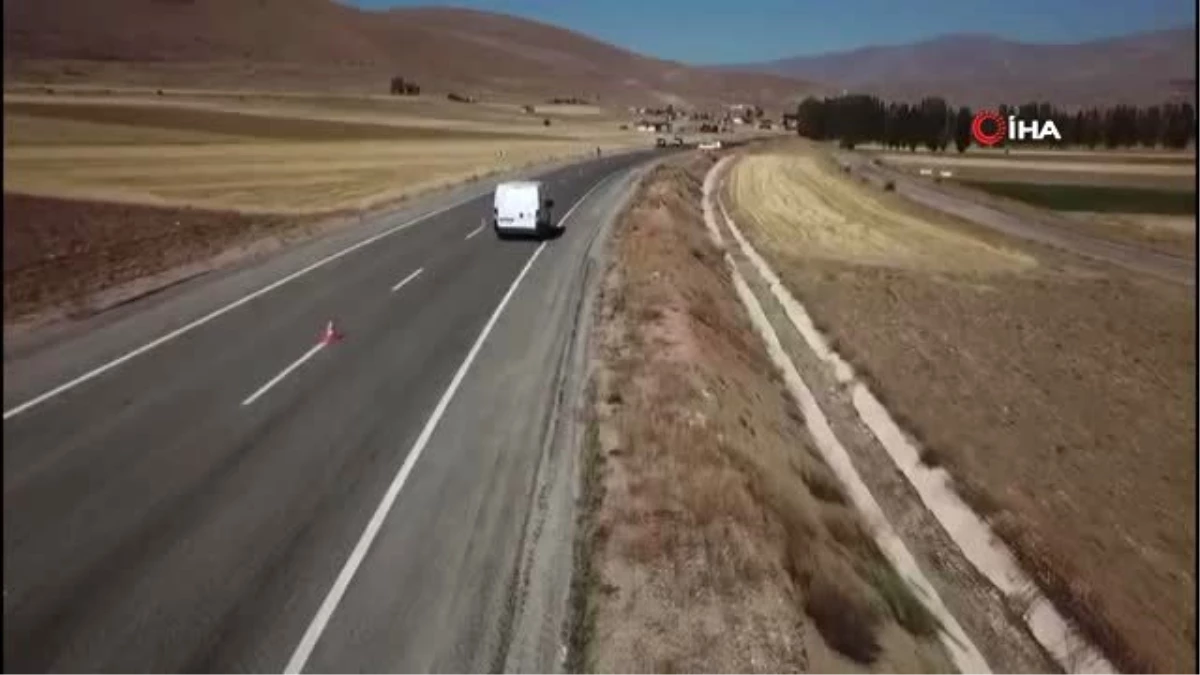 Jandarma ekiplerinden dronlu trafik denetimi