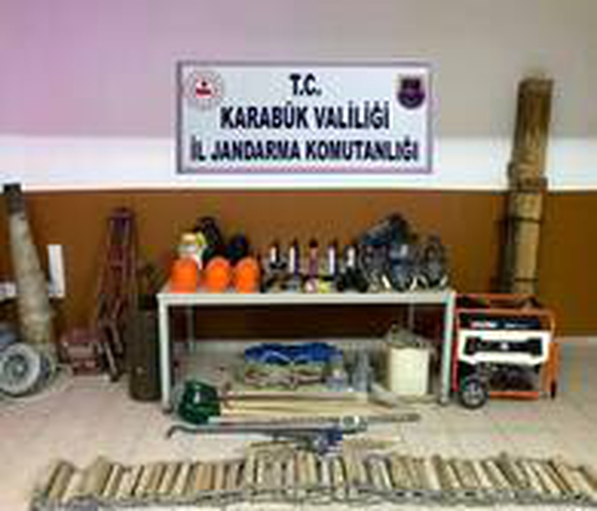 Kaçak kazı yapan 6 kişi suçüstü yakalandı