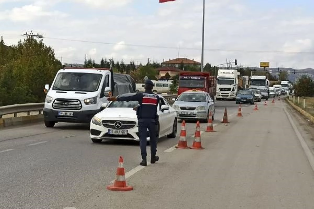 Kırıkkale\'de 43 ilin kavşak noktasında koronavirüs denetimi