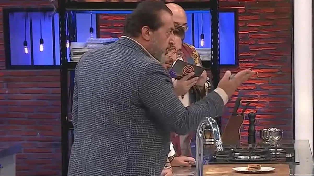 MasterChef\'te büyük gerginlik! Mehmet Şef, yemeğini tadıma çıkarmayan Barbaros\'u azarladı