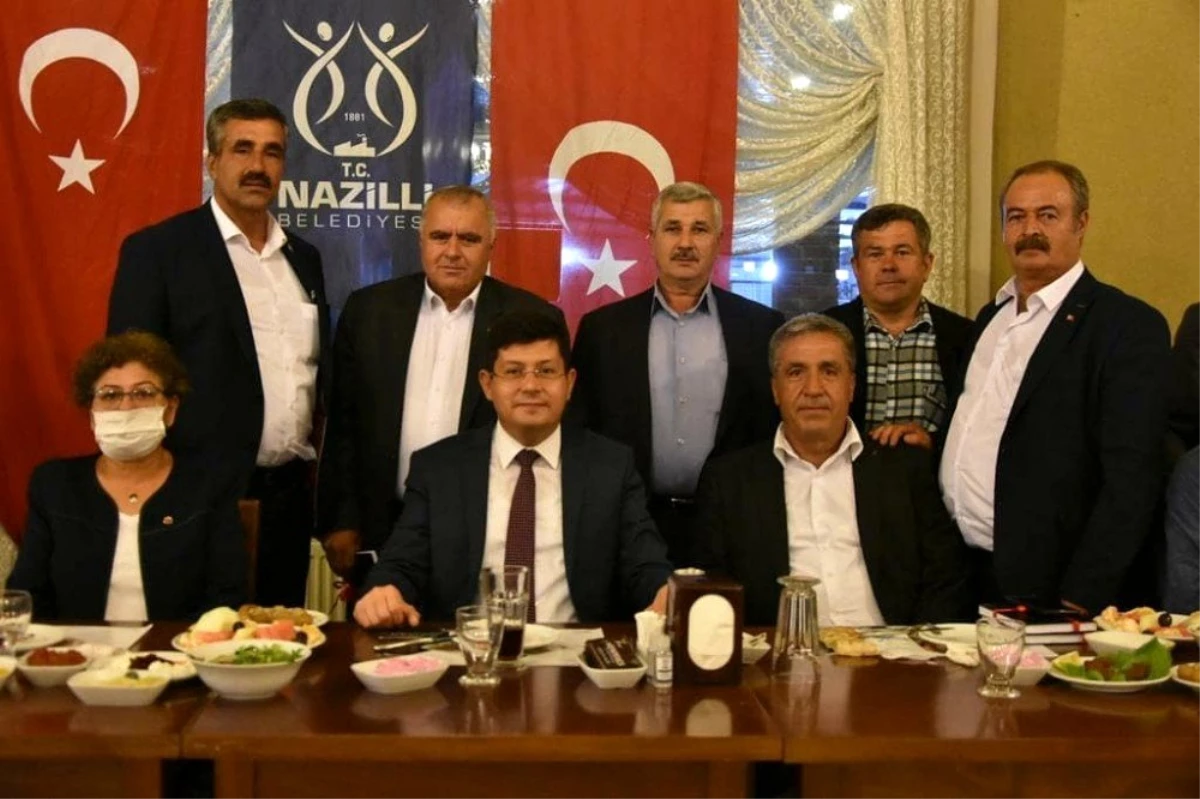 Nazilli Belediye Başkanı Özcan muhtarlarla yemekte buluştu