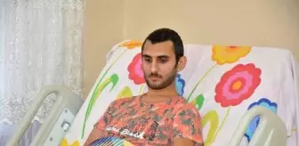 Silahlı saldırı sonrası felç olan Emrah, yardım bekliyor
