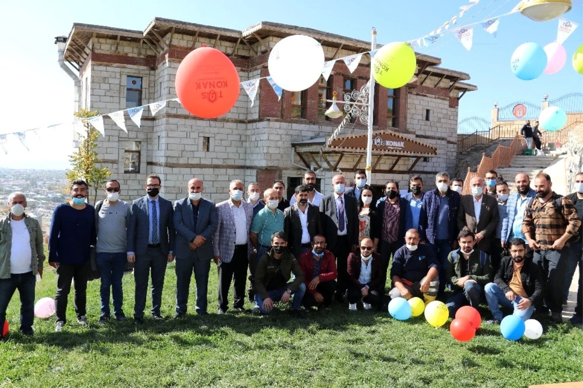 Başkan Akman gazetecilerin gününü kutladı