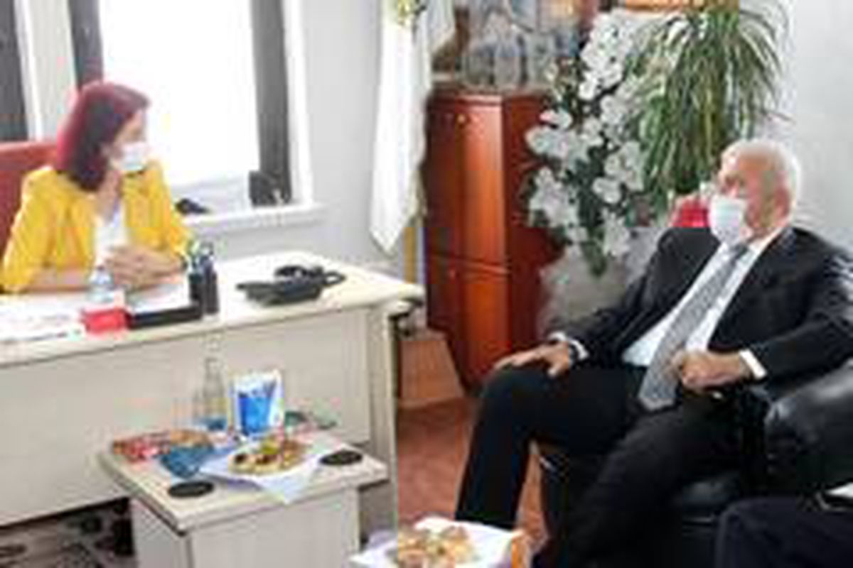 Başkan Atay, gazetecileri unutmadı