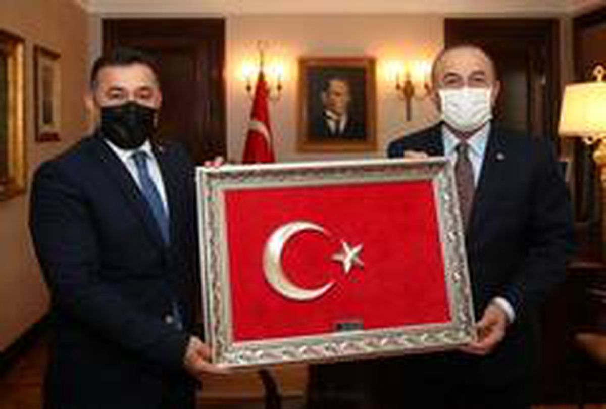 Son dakika haberleri... Başkan Yücel Bakan Çavuşoğlu\'na projelerini anlattı