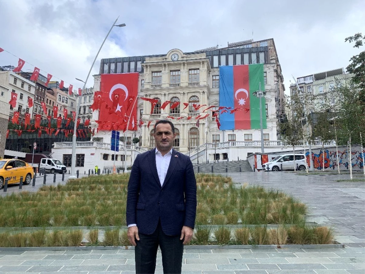 Beyoğlu Belediyesi\'nden Azerbaycan\'a bayraklı destek