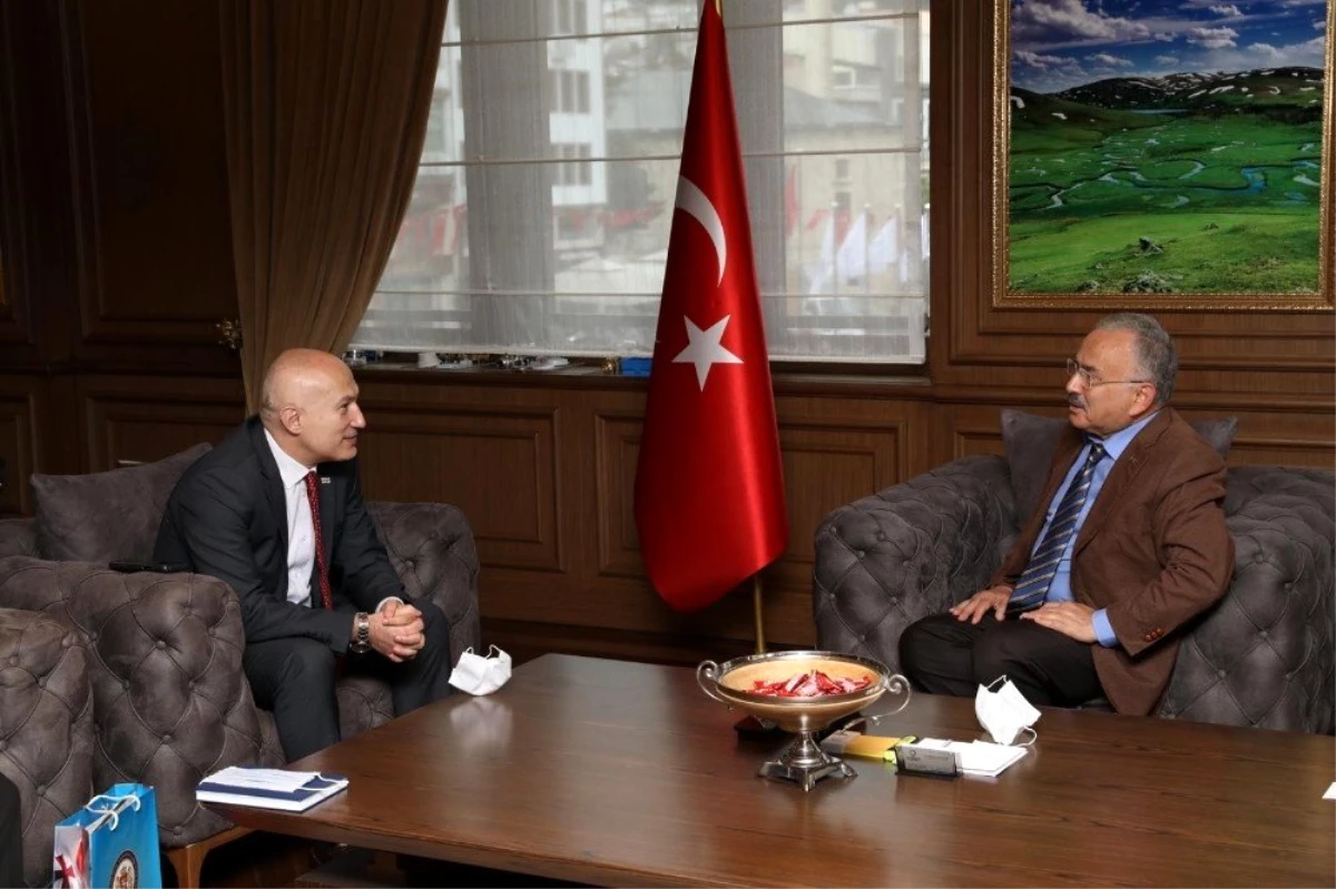 Gürcistan\'ın Trabzon Başkonsolosu Japaridze: "Türkiye\'deki başarıları takip ediyoruz"