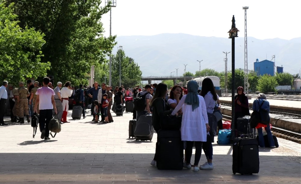 Yılın ikinci çeyreğinde yurt içinde 5,3 milyon kişi seyahate çıktı