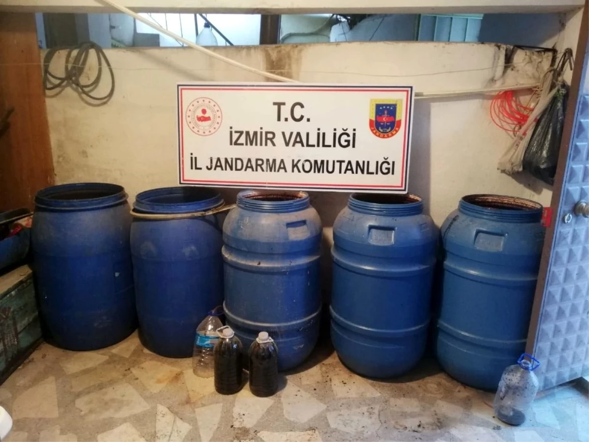 İzmir\'de bin 980 litre sahte içki ele geçirildi