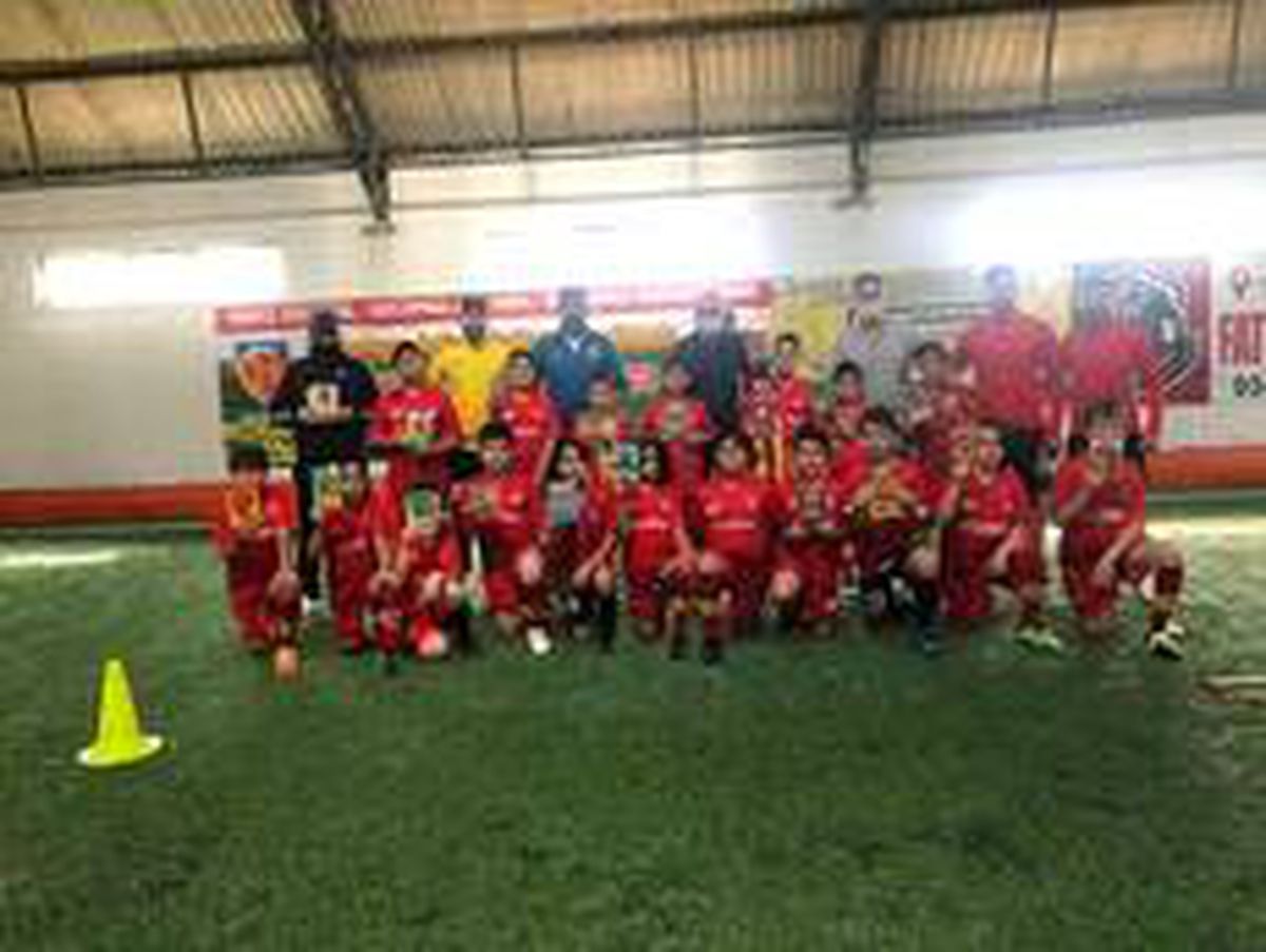 Önal\'dan futbol okullarına ziyaret