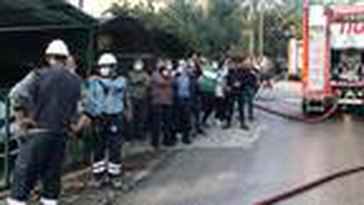 Son dakika haberleri: Sosyal mesafeyi ihlal edip, yangını film izler gibi izlediler
