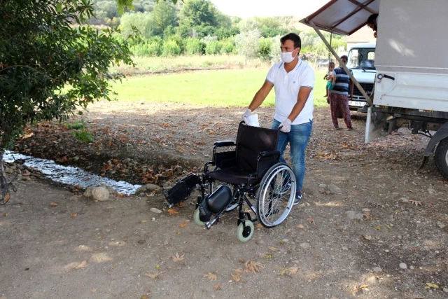 Büyükşehirden hasta yatağı ve tekerlekli sandalye yardımı