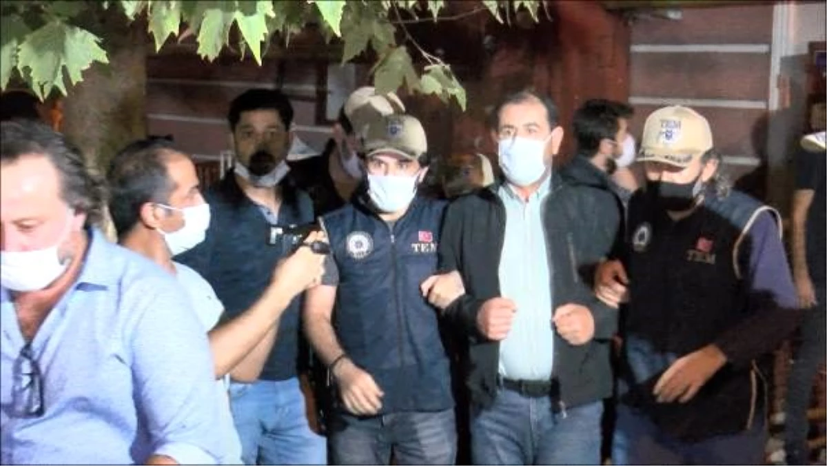 Diyarbakır\'da, HDP\'nin il ve ilçe binalarına polis operasyonu (5)