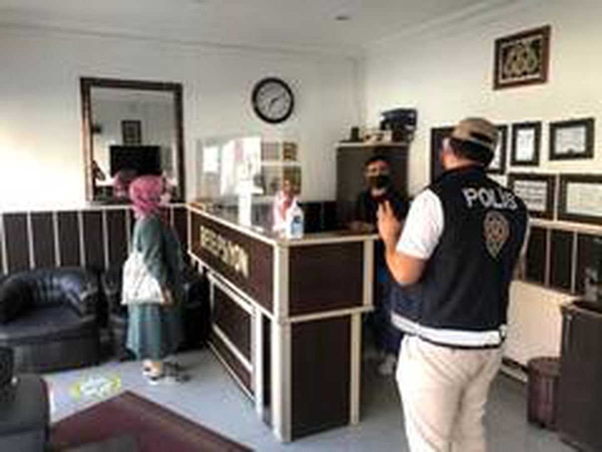 Kars\'ta 24 işyerine Kovid-19 uyarısı