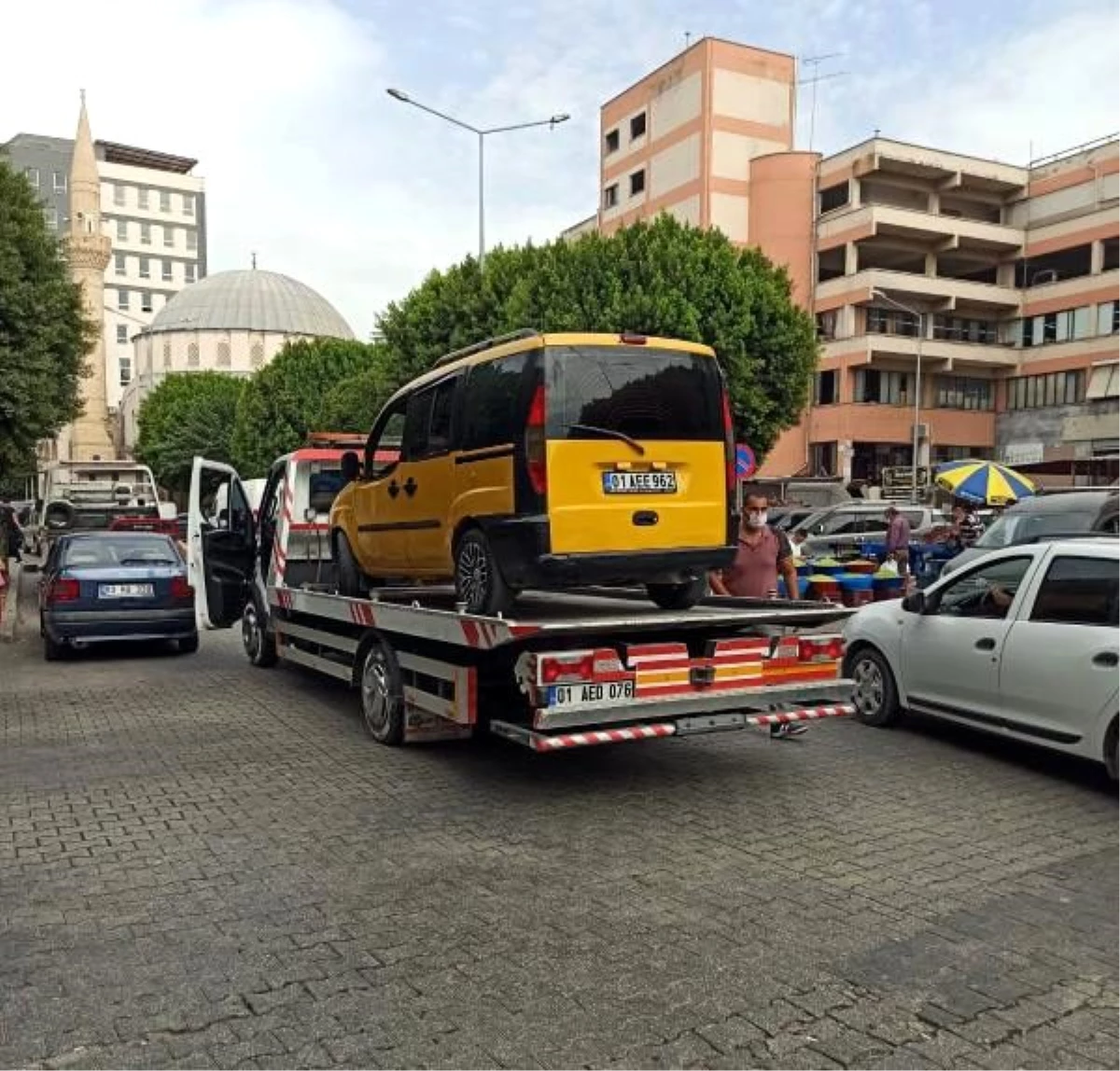 Korsan taksi trafikten menedildi, yaş haddini aşan sürücüye 7 bin 653 lira ceza