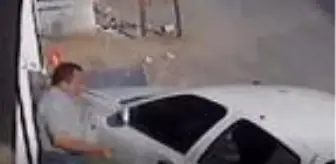 Kontrolden çıkan otomobilin altında kalmaktan kıl payı kurtulan adam: Azrail ile karşı karşıya geldim