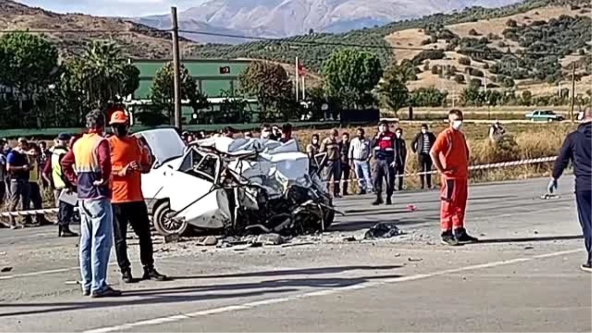 Otomobilin tıra çarpması sonucu 1 kişi öldü