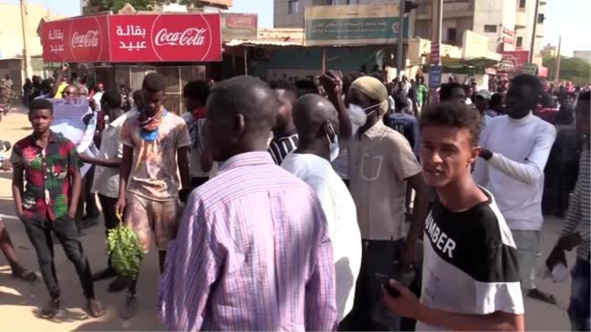 Sudan\'da hayat pahalılığı, ekmek ve yakıt krizi protesto edildi