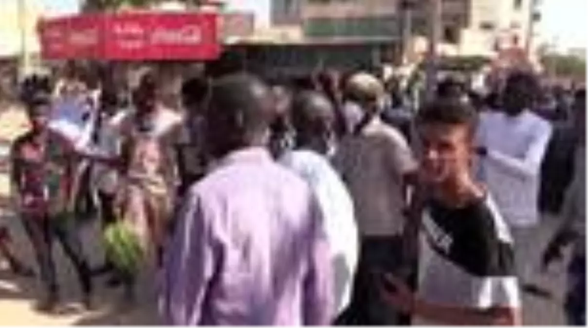 Sudan\'da hayat pahalılığı, ekmek ve yakıt krizi protesto edildi