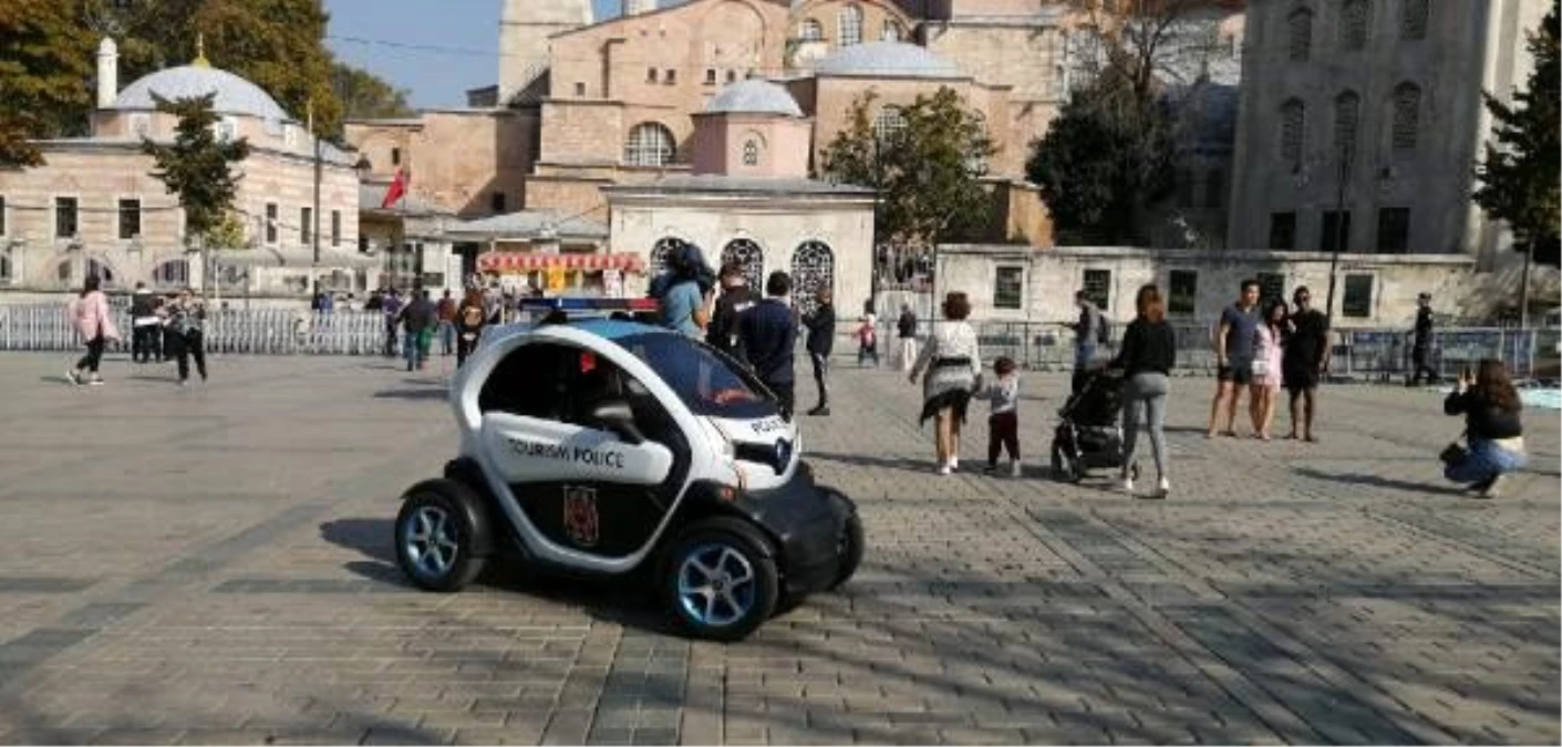 Son dakika haberi | (İSTANBUL)Sultanahmet ve Ayasofya\'da dronlu virüs denetimi