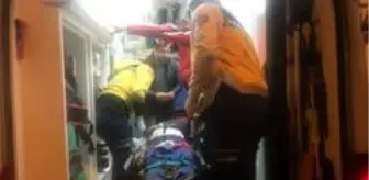 Yolun karşısına geçmeye çalışan vatandaşa çarpan araç kaçtı