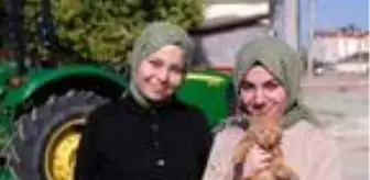 İlkokuldan beri hiç ayrılmayan ikizler, yan yana aynı üniversiteyi okuyor