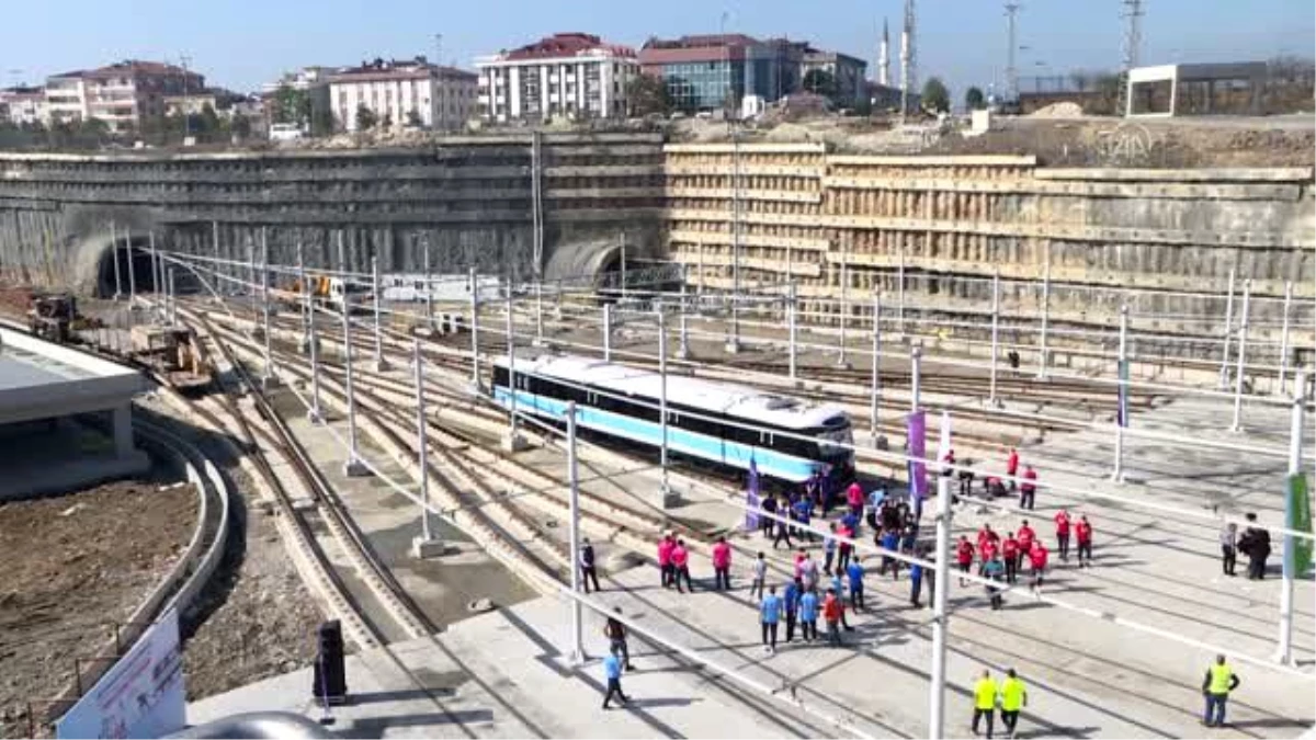 Metro İstanbul Strongman Challenge Tren Çekme Yarışması yapıldı