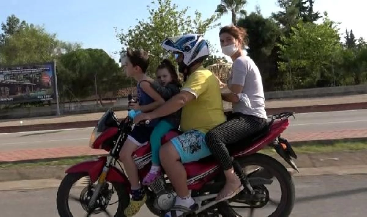 Son dakika haberleri | Motosiklet üzerinde 2\'si çocuk 4 kişinin tehlikeli yolculuğu kamerada