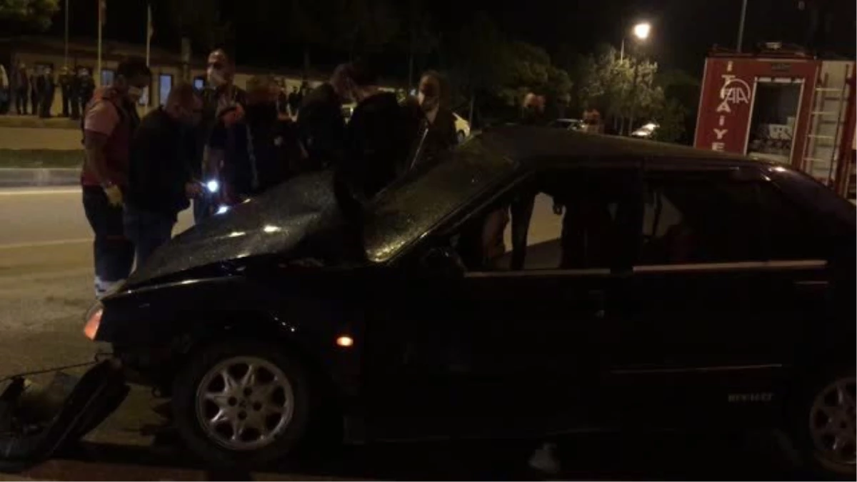Otomobil park halindeki minibüse çarptı: 1 ölü, 1 yaralı
