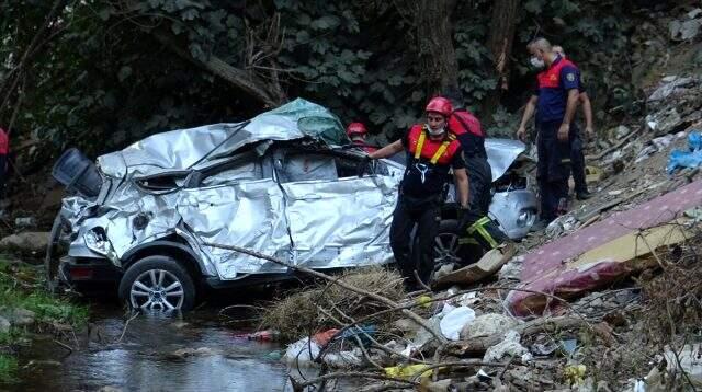 Uçuruma yuvarlanan otomobildeki anne ve kızı öldü