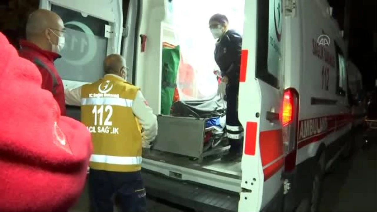 Yemen\'de silahlı saldırıya uğrayan Türk Kızılay yetkilisi ambulans uçakla Türkiye\'ye getirildi (2)