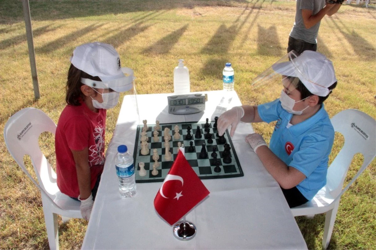 Alanya\'da 29 Ekim coşkusu satranç turnuvasıyla başladı