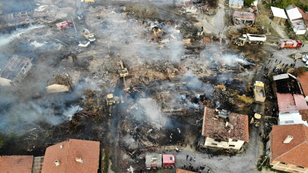 Bolu\'da, 12 evin yandığı köy havadan görüntülendi