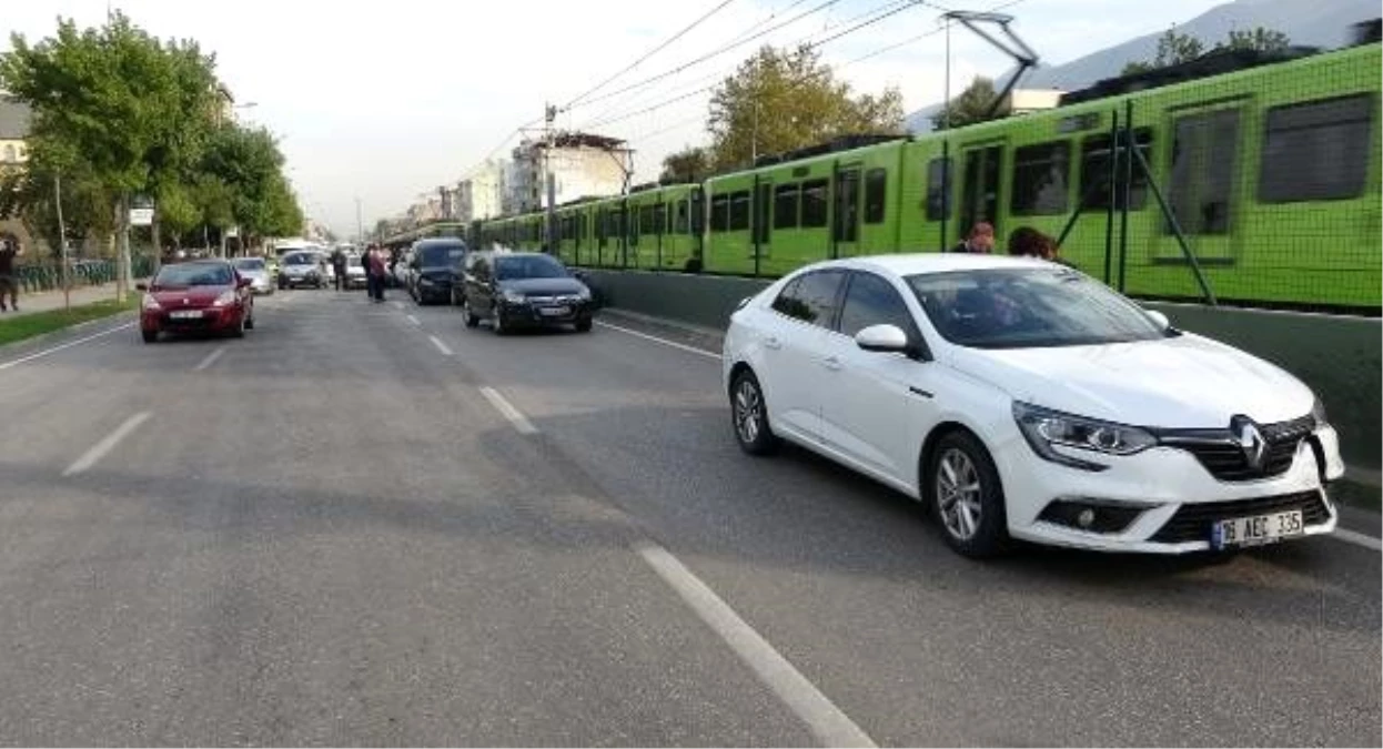 Bursa\'da 8 aracın karıştığı zincirleme kaza