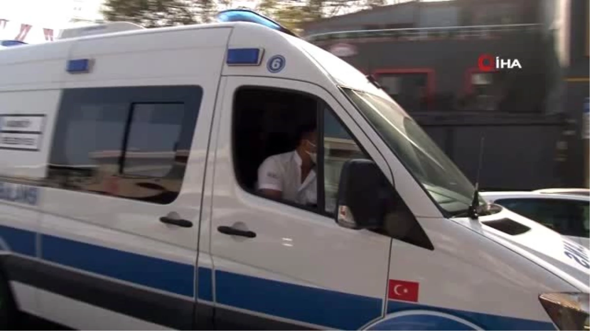 Kadıköy\'de korona virüse ambulansla farkındalık