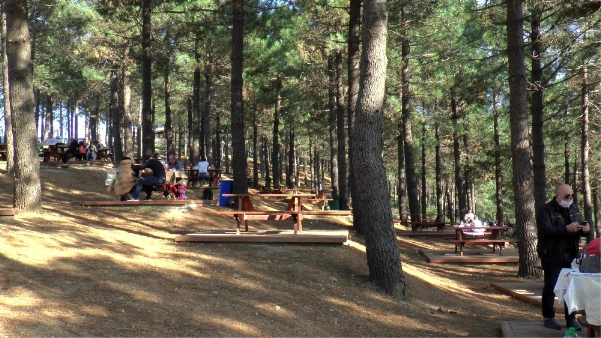 Karlıtepe Mesire Alanı sonbaharda da vatandaşların tercih ettiği yerler arasında oldu