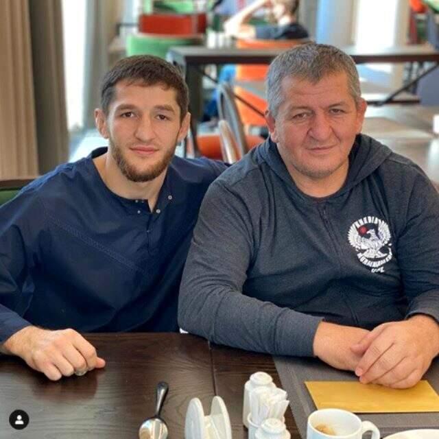 Khabib Nurmagomedov, Justin Gaethje'yi mağlup ederek profesyonel dövüş hayatını sonlandırdı