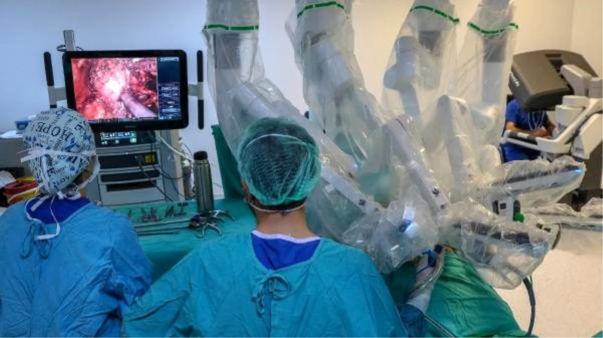 Robotik yöntemle 500\'üncü prostat ameliyatı