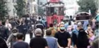 Son dakika haber | Taksim ve İstiklal Caddesi'nde koronavirüse rağmen dikkat çeken kalabalık