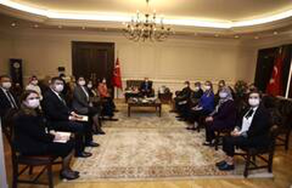 Bakan Soylu, kadın muhtarları makamında ağırladı