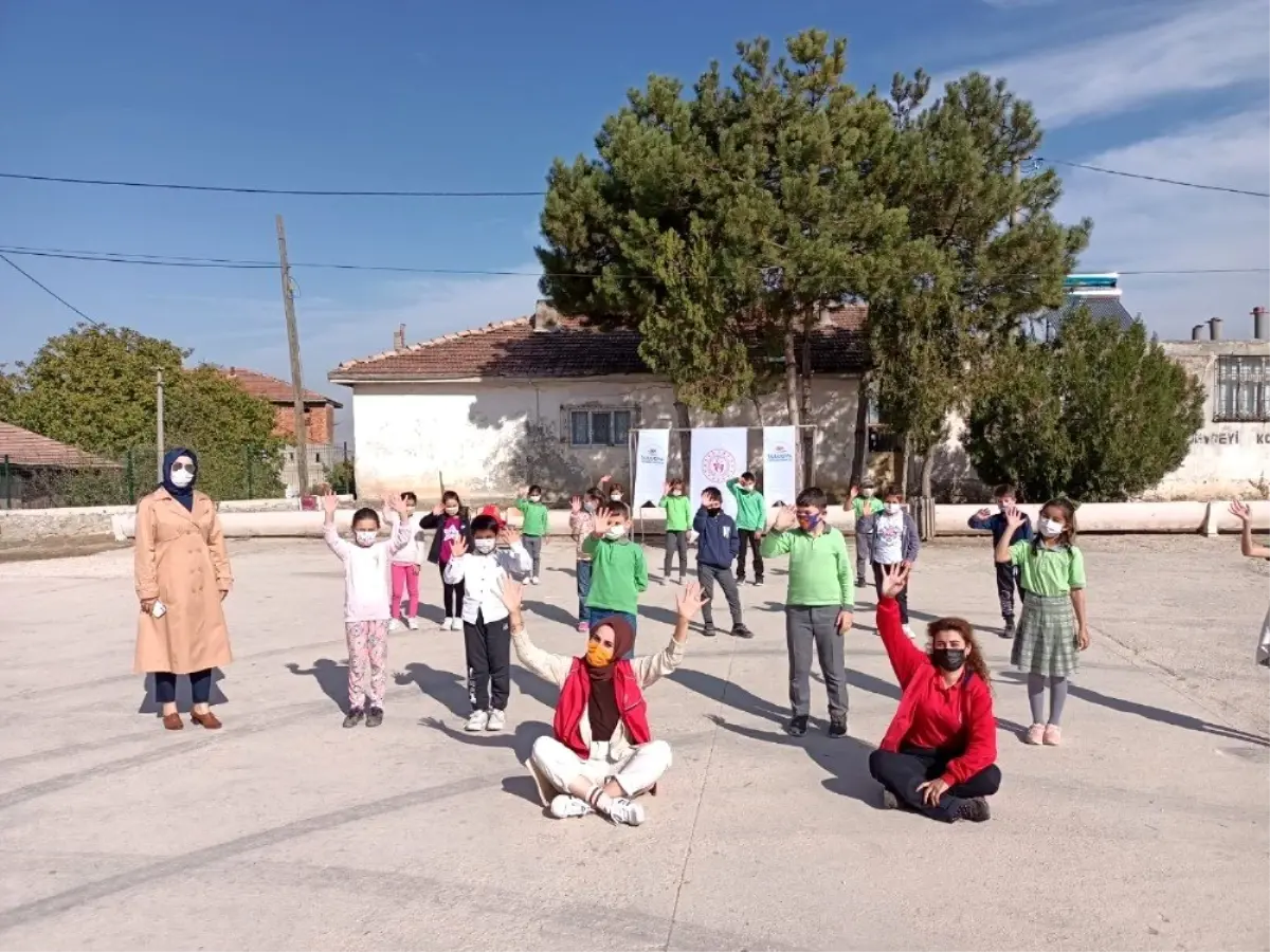 Gönül timi, köy okullarında gönüllere dokunuyor