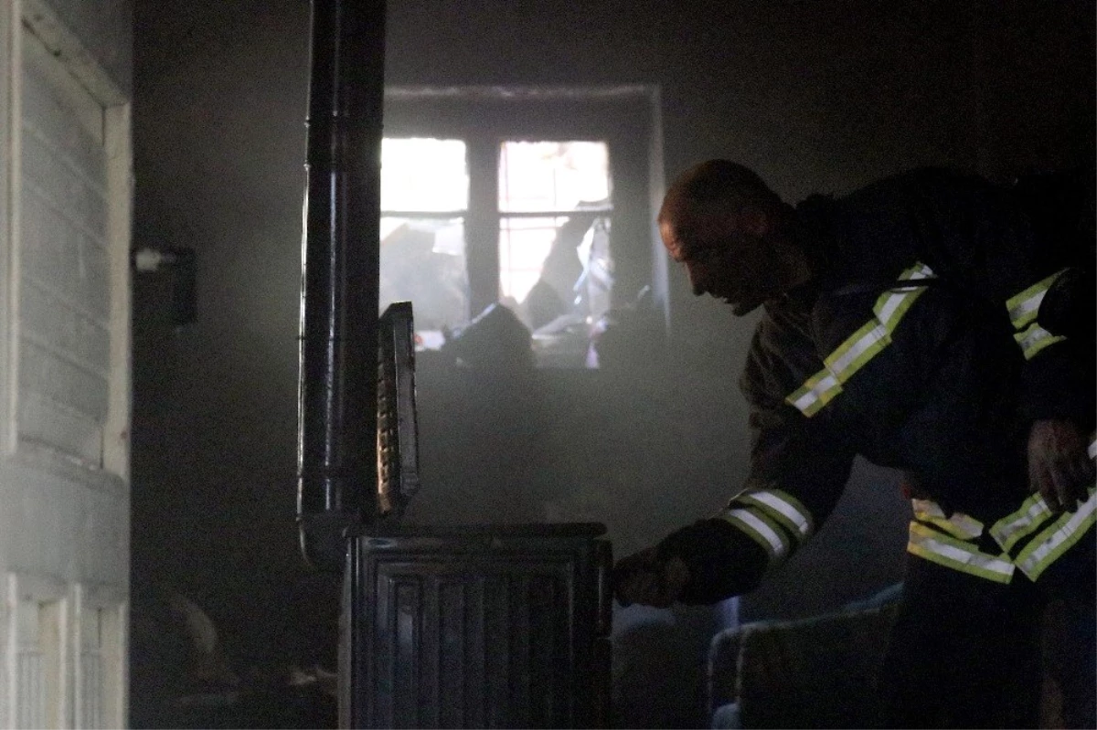 Gümüşhane\'de Afgan mültecilerin kaldığı evde yangın