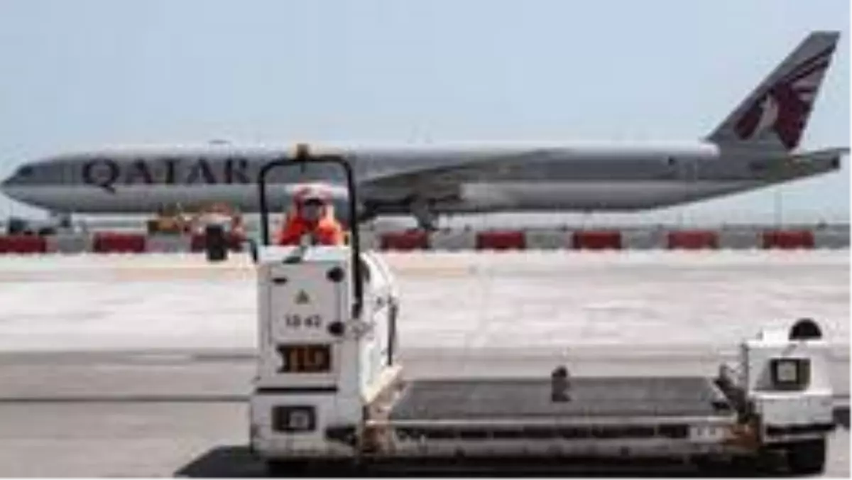 Katar: Havalimanında yeni doğmuş bebek bulundu, kadınlar uçaktan indirilerek jinekolojik muayeneye tabi tutuldu